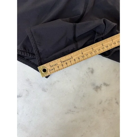 Lululemon Speed Up Shorts Black Women's Size 6 Low Rise Inseam 4" - Picture 5 of 6